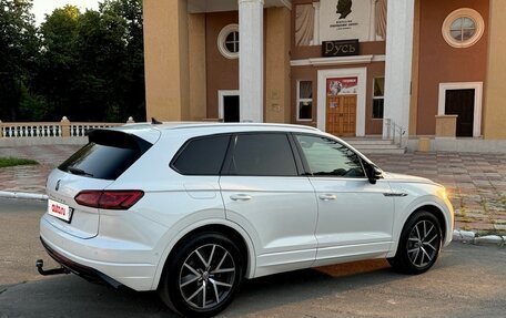 Volkswagen Touareg III, 2018 год, 5 200 000 рублей, 28 фотография