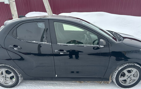 Toyota Yaris, 2020 год, 1 300 000 рублей, 2 фотография