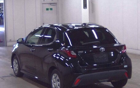 Toyota Yaris, 2020 год, 1 300 000 рублей, 12 фотография