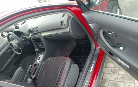 Audi A4, 2003 год, 600 000 рублей, 10 фотография