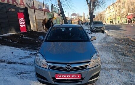 Opel Astra H, 2010 год, 600 000 рублей, 1 фотография
