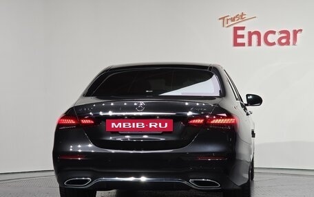 Mercedes-Benz E-Класс, 2022 год, 5 560 000 рублей, 4 фотография