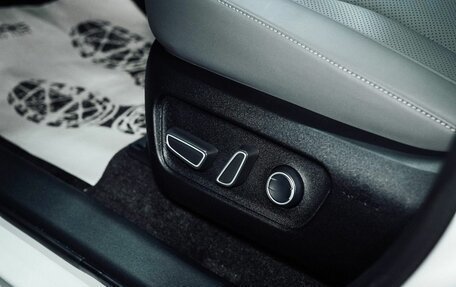 Toyota RAV4, 2025 год, 4 700 000 рублей, 26 фотография