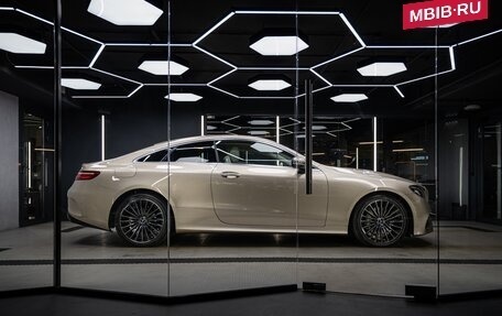 Mercedes-Benz E-Класс, 2018 год, 4 150 000 рублей, 4 фотография