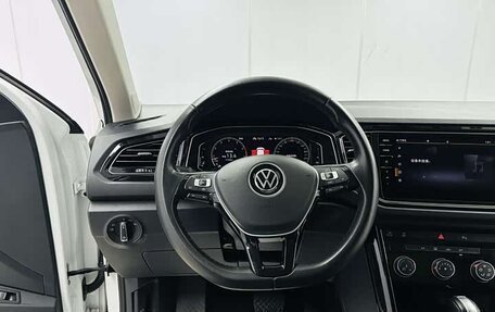 Volkswagen T-Cross I, 2022 год, 1 890 000 рублей, 5 фотография
