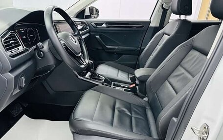 Volkswagen T-Cross I, 2022 год, 1 890 000 рублей, 8 фотография