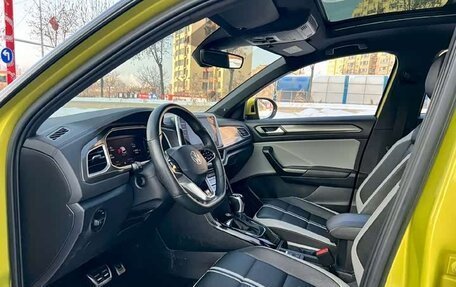 Volkswagen T-Cross I, 2023 год, 1 860 000 рублей, 7 фотография