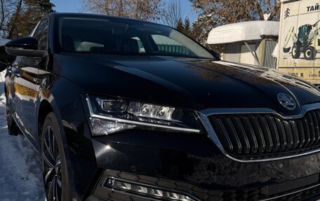 Skoda Superb III рестайлинг, 2025 год, 3 580 000 рублей, 2 фотография