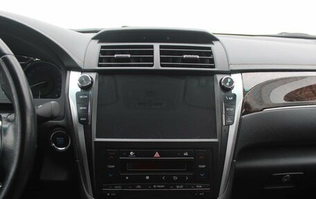 Toyota Camry, 2017 год, 2 600 000 рублей, 16 фотография