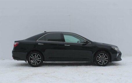 Toyota Camry, 2017 год, 2 600 000 рублей, 4 фотография