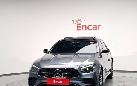 Mercedes-Benz E-Класс, 2023 год, 6 000 000 рублей, 2 фотография