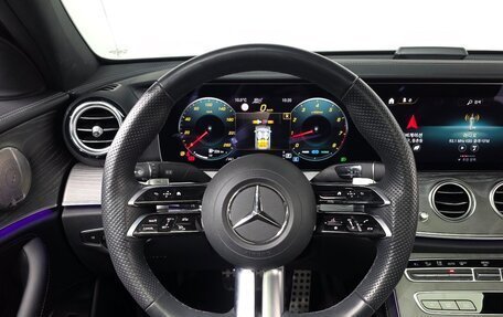 Mercedes-Benz E-Класс, 2023 год, 6 000 000 рублей, 14 фотография
