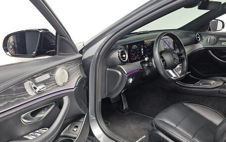 Mercedes-Benz E-Класс, 2023 год, 6 000 000 рублей, 12 фотография