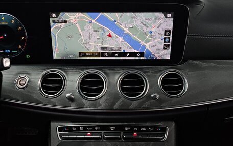 Mercedes-Benz E-Класс, 2023 год, 6 000 000 рублей, 15 фотография