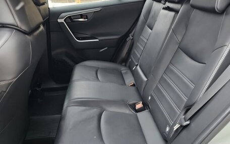 Toyota RAV4, 2019 год, 3 600 000 рублей, 13 фотография