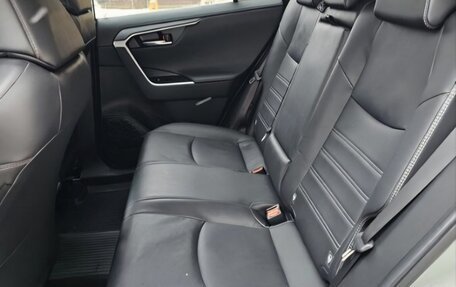 Toyota RAV4, 2019 год, 3 600 000 рублей, 17 фотография