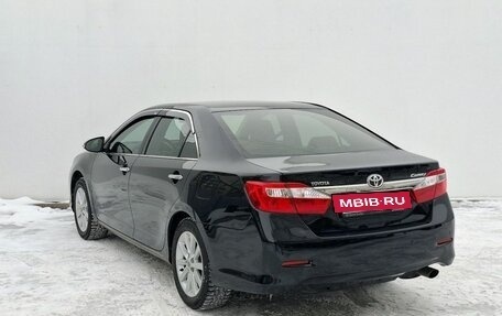 Toyota Camry, 2014 год, 1 850 000 рублей, 7 фотография