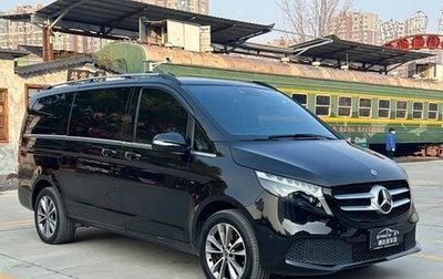Mercedes-Benz V-Класс, 2023 год, 5 850 000 рублей, 1 фотография