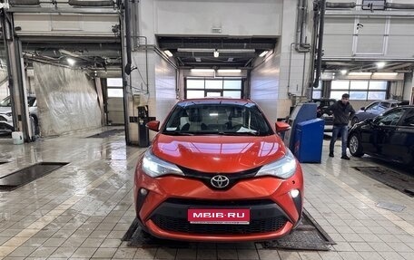 Toyota C-HR I рестайлинг, 2020 год, 2 750 000 рублей, 1 фотография