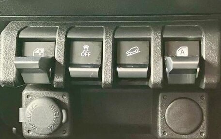 Suzuki Jimny, 2022 год, 2 390 000 рублей, 13 фотография