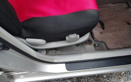 Toyota Opa I рестайлинг, 2001 год, 447 000 рублей, 39 фотография