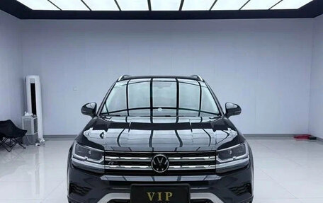 Volkswagen Tharu, 2023 год, 1 600 000 рублей, 2 фотография