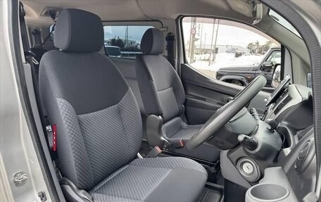 Nissan NV200, 2016 год, 1 300 000 рублей, 15 фотография
