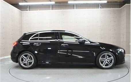 Mercedes-Benz A-Класс, 2019 год, 1 350 000 рублей, 5 фотография