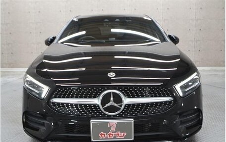 Mercedes-Benz A-Класс, 2019 год, 1 350 000 рублей, 3 фотография