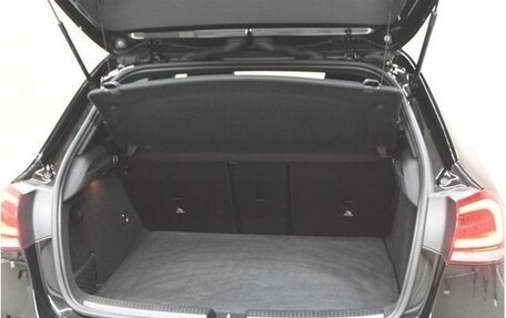 Mercedes-Benz A-Класс, 2019 год, 1 350 000 рублей, 13 фотография