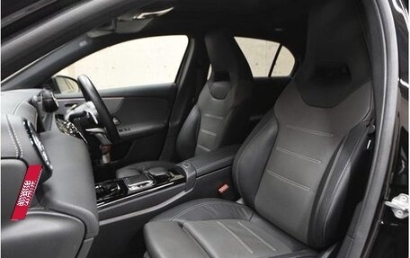 Mercedes-Benz A-Класс, 2019 год, 1 350 000 рублей, 10 фотография