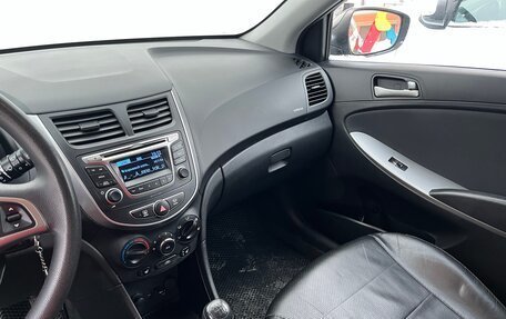 Hyundai Solaris II рестайлинг, 2016 год, 964 000 рублей, 6 фотография