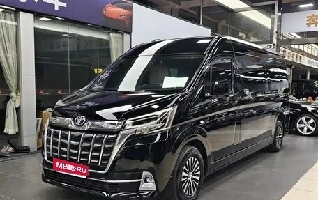 Toyota HiAce H300, 2024 год, 9 400 000 рублей, 1 фотография