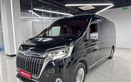 Toyota HiAce H300, 2024 год, 9 000 000 рублей, 1 фотография