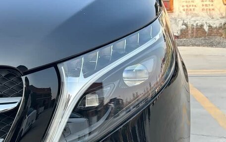 Mercedes-Benz V-Класс, 2023 год, 5 850 000 рублей, 4 фотография