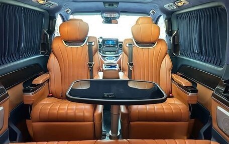 Mercedes-Benz V-Класс, 2023 год, 5 850 000 рублей, 19 фотография