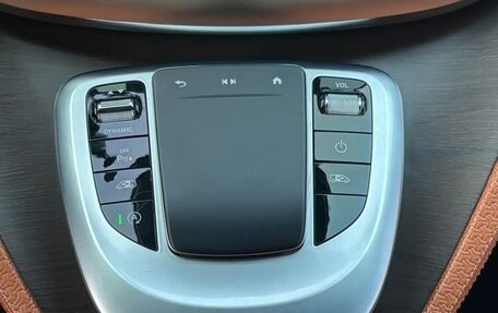 Mercedes-Benz V-Класс, 2023 год, 5 850 000 рублей, 27 фотография