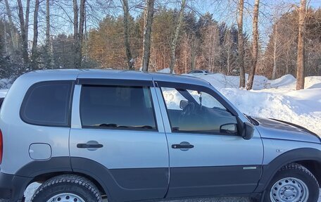 Chevrolet Niva I рестайлинг, 2012 год, 600 000 рублей, 3 фотография