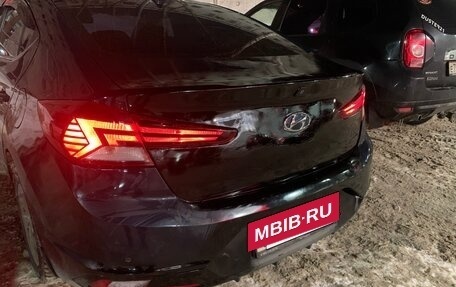 Hyundai Elantra VI рестайлинг, 2019 год, 1 150 000 рублей, 10 фотография