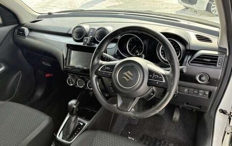 Suzuki Swift V, 2022 год, 1 200 000 рублей, 3 фотография