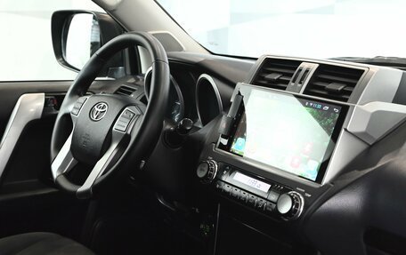 Toyota Land Cruiser Prado 150 рестайлинг 2, 2013 год, 3 850 000 рублей, 9 фотография