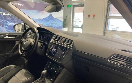 Volkswagen Tiguan II, 2019 год, 3 450 000 рублей, 10 фотография