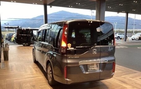 Honda Stepwgn IV, 2016 год, 1 600 000 рублей, 2 фотография