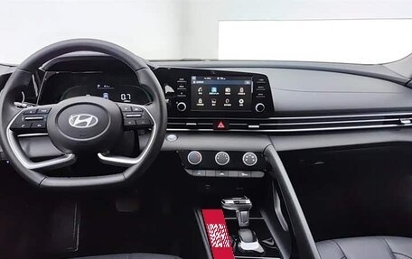 Hyundai Elantra, 2023 год, 1 850 000 рублей, 11 фотография