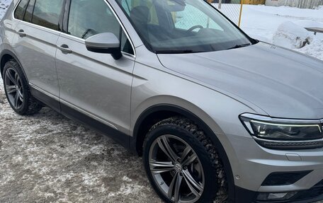 Volkswagen Tiguan II, 2018 год, 2 250 000 рублей, 3 фотография