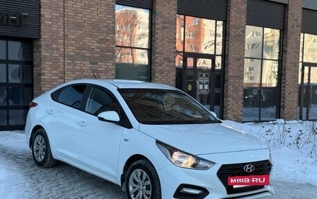 Hyundai Solaris II рестайлинг, 2017 год, 890 000 рублей, 3 фотография