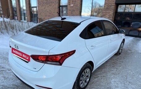 Hyundai Solaris II рестайлинг, 2017 год, 890 000 рублей, 9 фотография