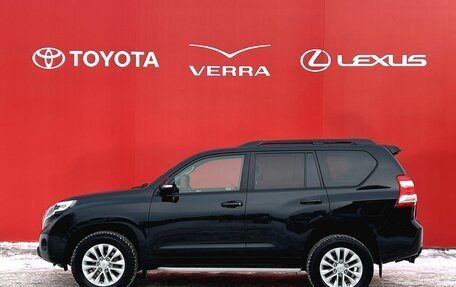 Toyota Land Cruiser Prado 150 рестайлинг 2, 2017 год, 3 200 000 рублей, 2 фотография