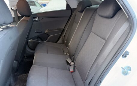 Hyundai Solaris II рестайлинг, 2017 год, 890 000 рублей, 19 фотография