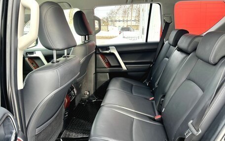 Toyota Land Cruiser Prado 150 рестайлинг 2, 2017 год, 3 200 000 рублей, 19 фотография